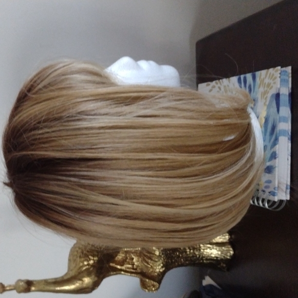 Wig - Picture 4 of 4